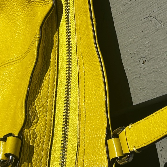 Coach Bright Yellow Pebbled Leather Tote Bag End Pockets Zip Closure F23284 - Picture 8 of 16
